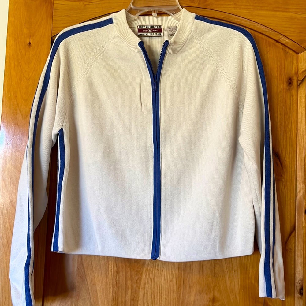 Large zip up sweater by Trumark